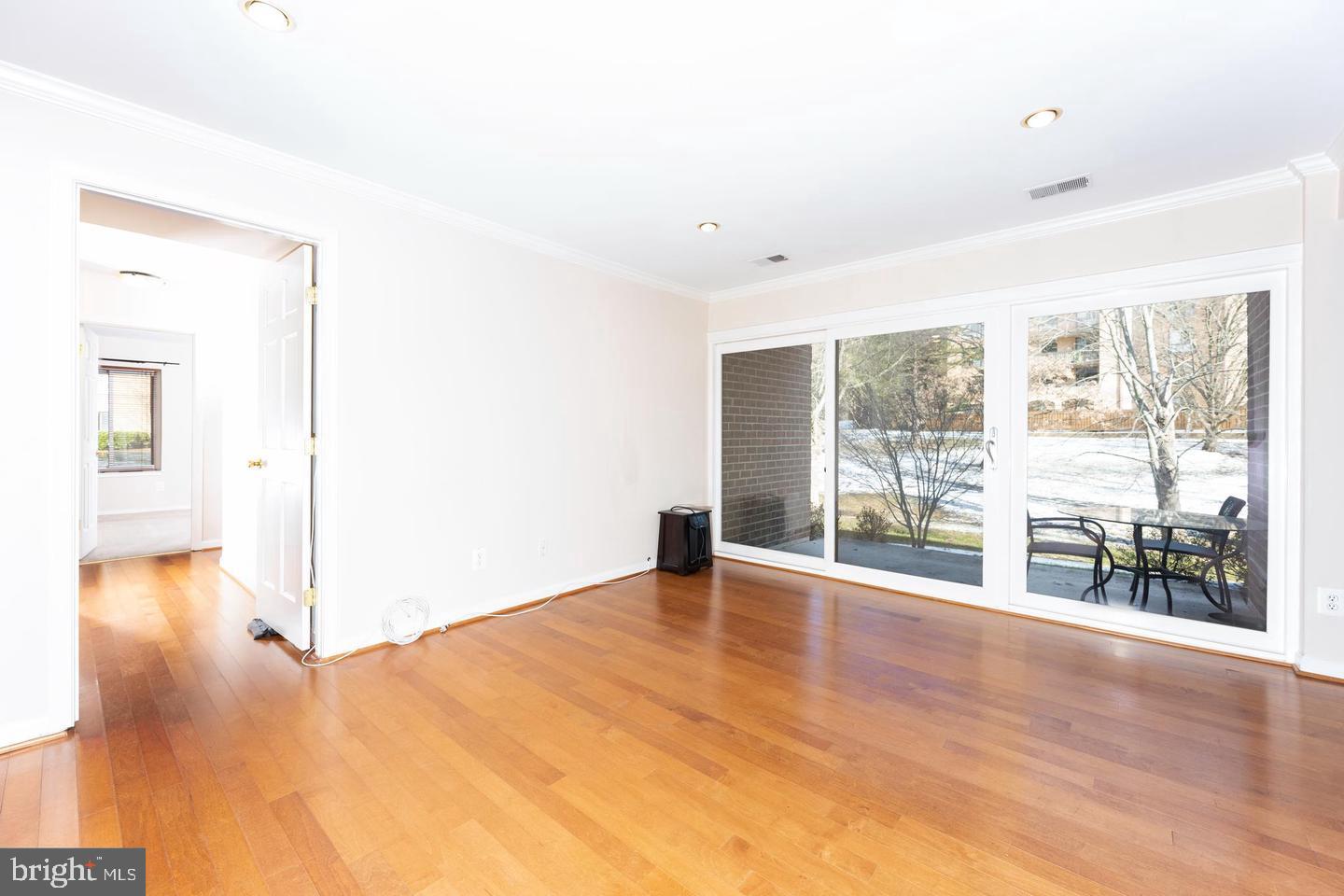 GEORGETOWN VILLAGE - Residential Lease