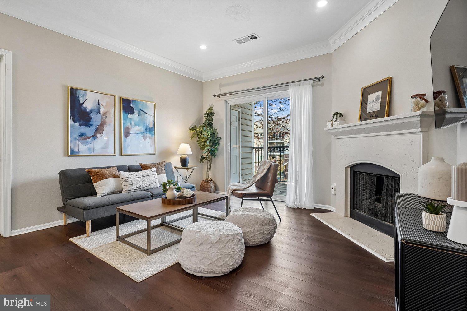 GATES OF MCLEAN - Residential