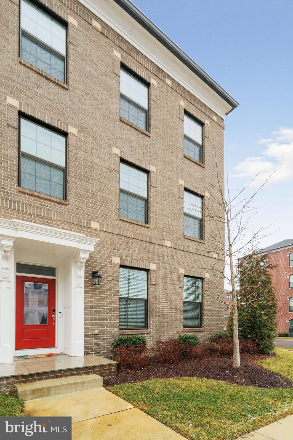 POTOMAC OVERLOOK AT NATIONAL HARBOR - Residential