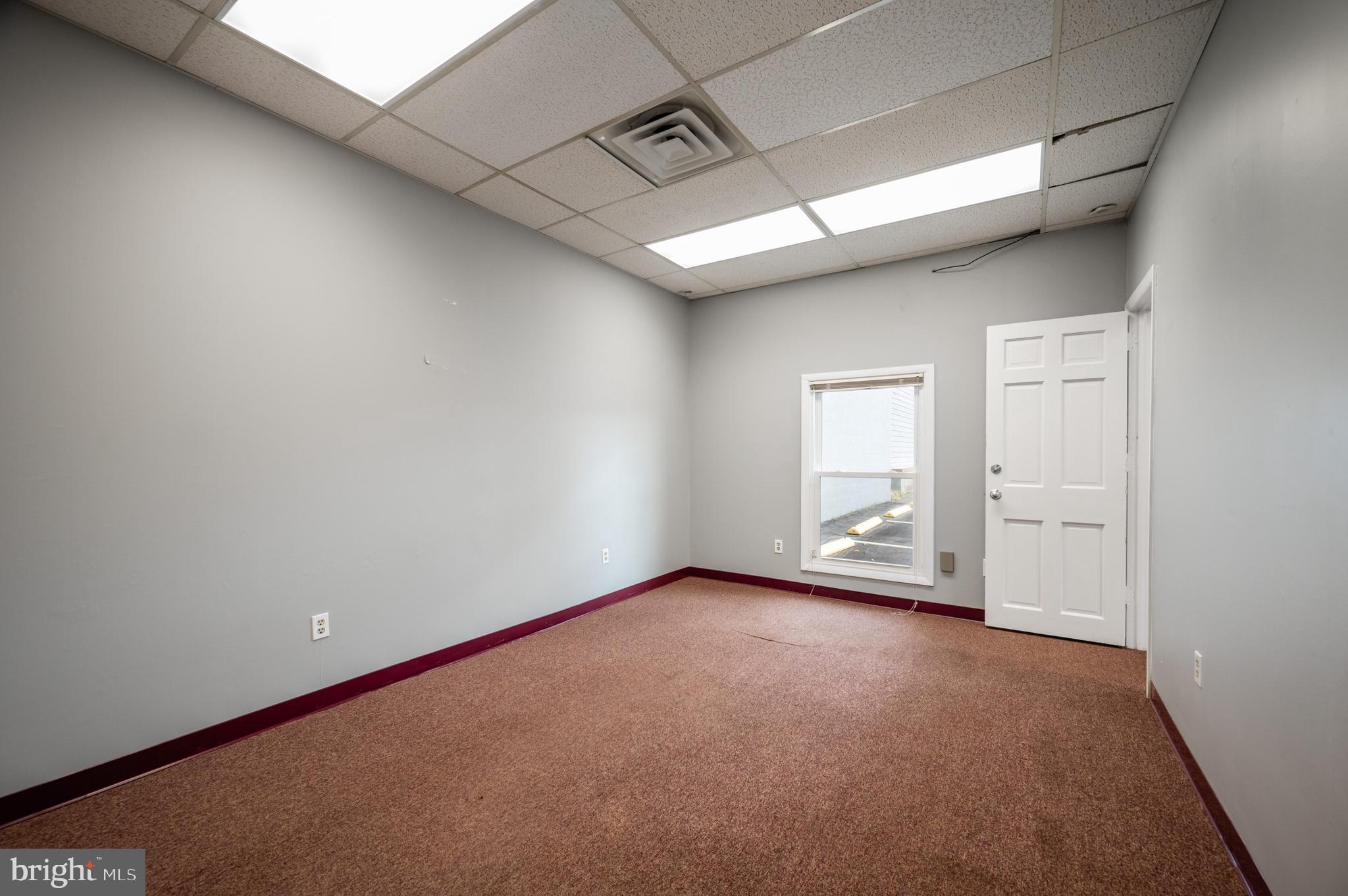 DEL RAY - Commercial Sale