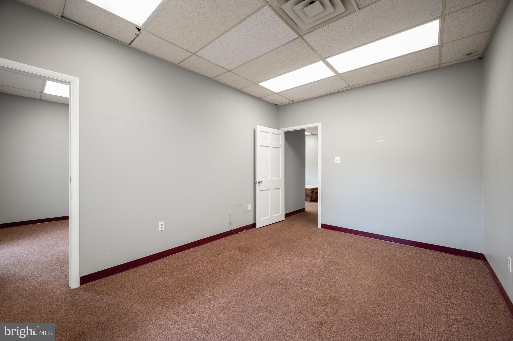 DEL RAY - Commercial Sale
