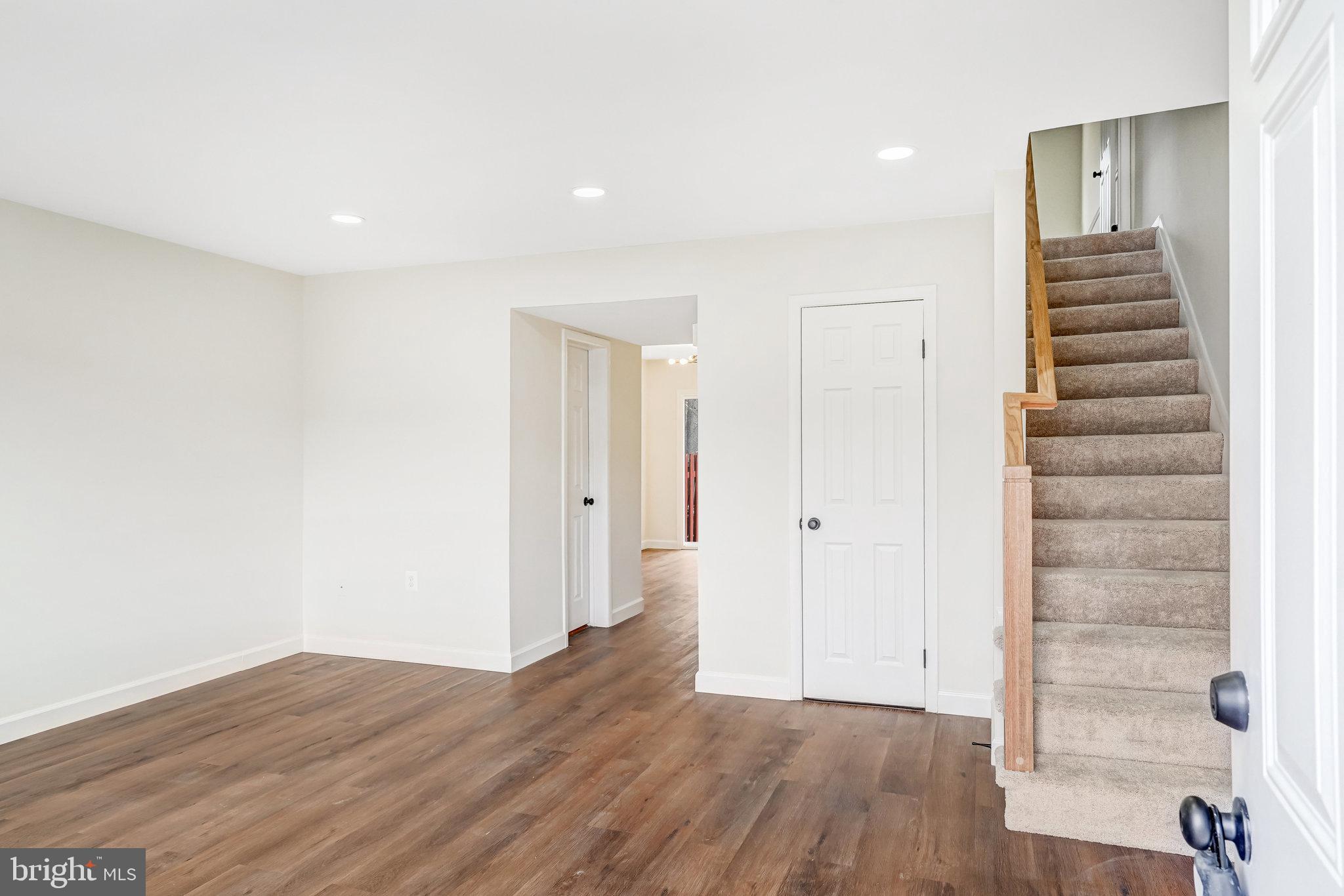 DALE CITY - Residential Lease