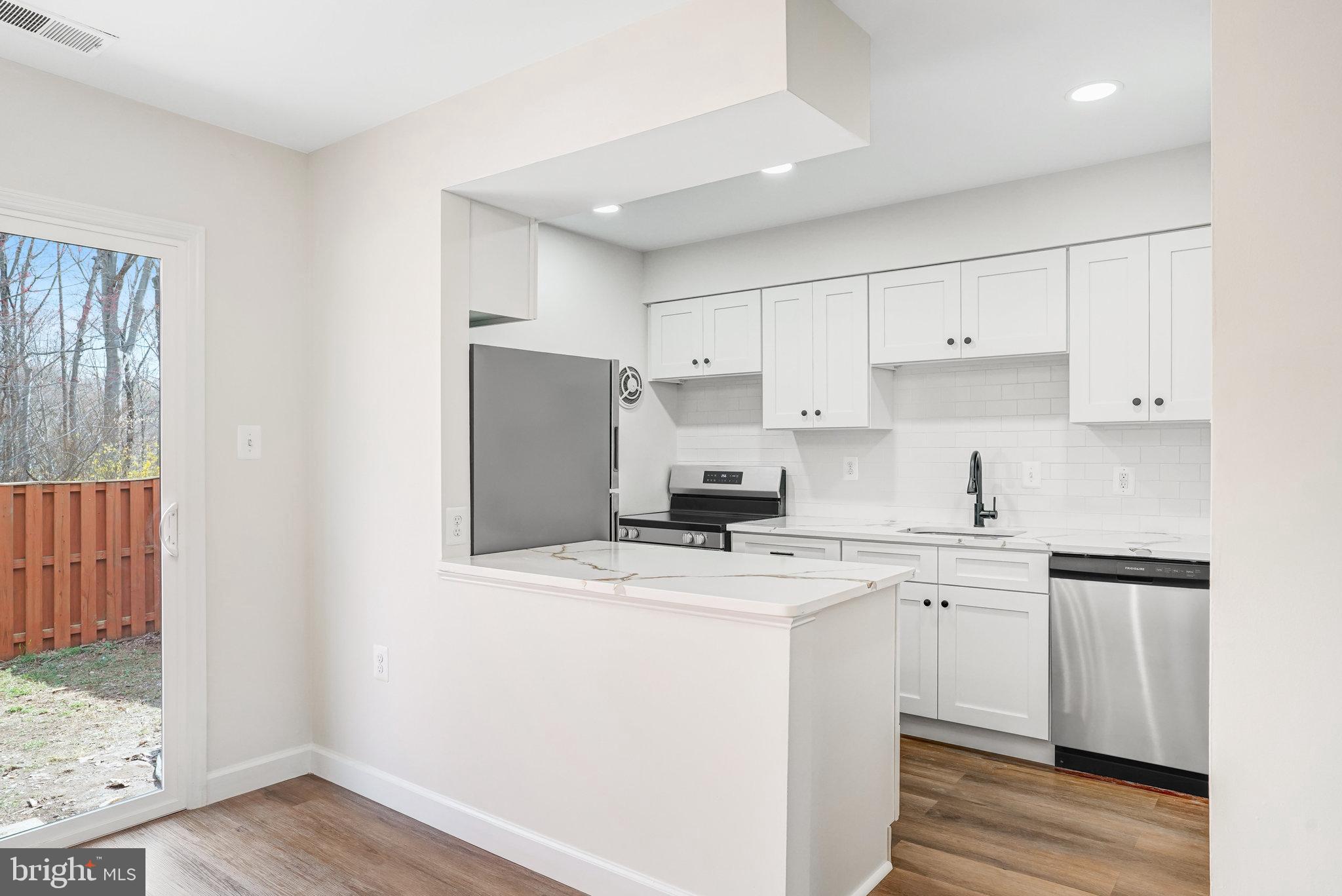 DALE CITY - Residential Lease