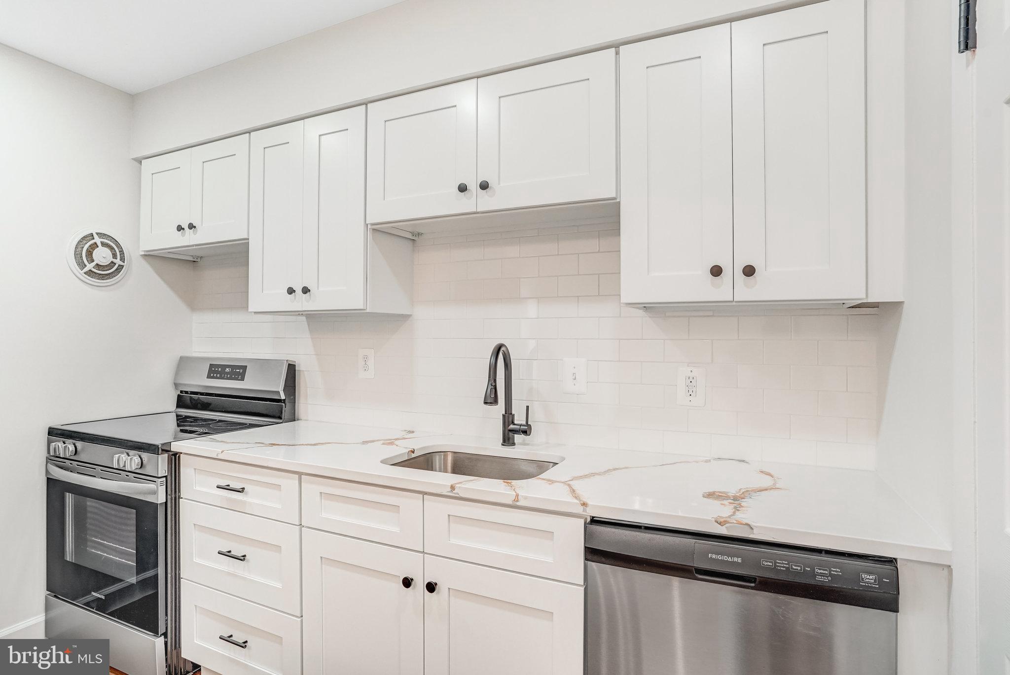 DALE CITY - Residential Lease