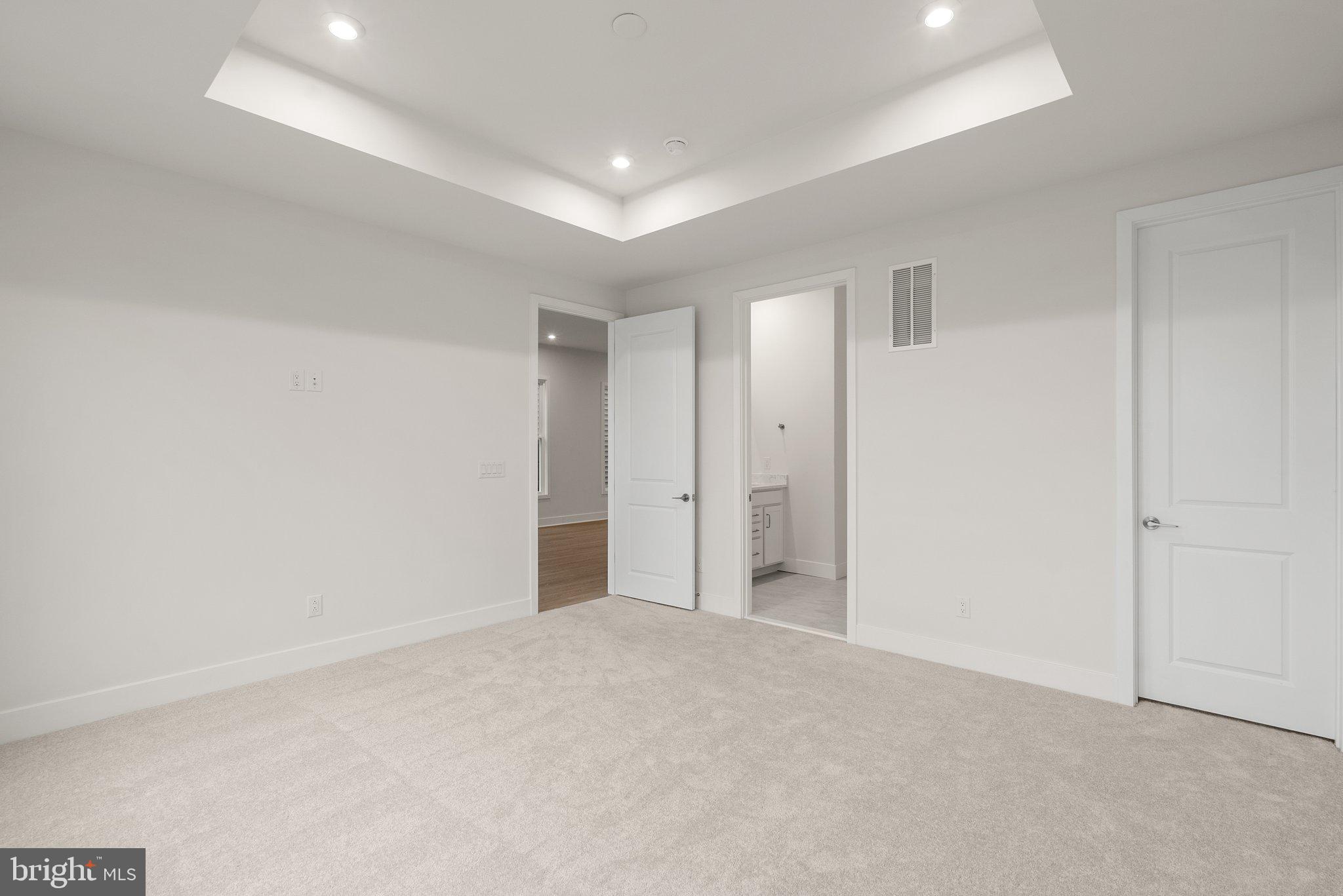 LEXINGTON 7 - Residential