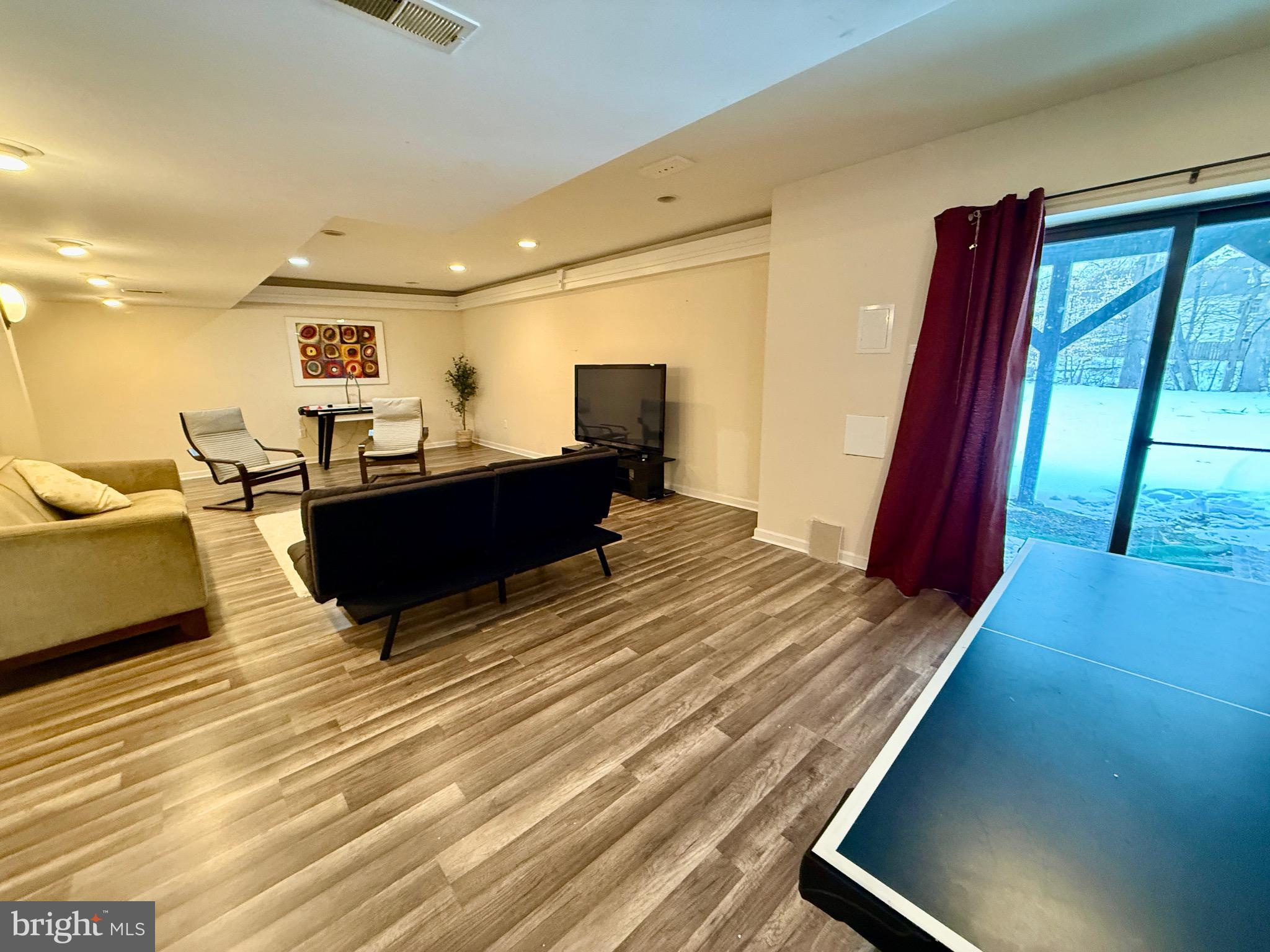 HILLS AT NORTHAMPT - Residential