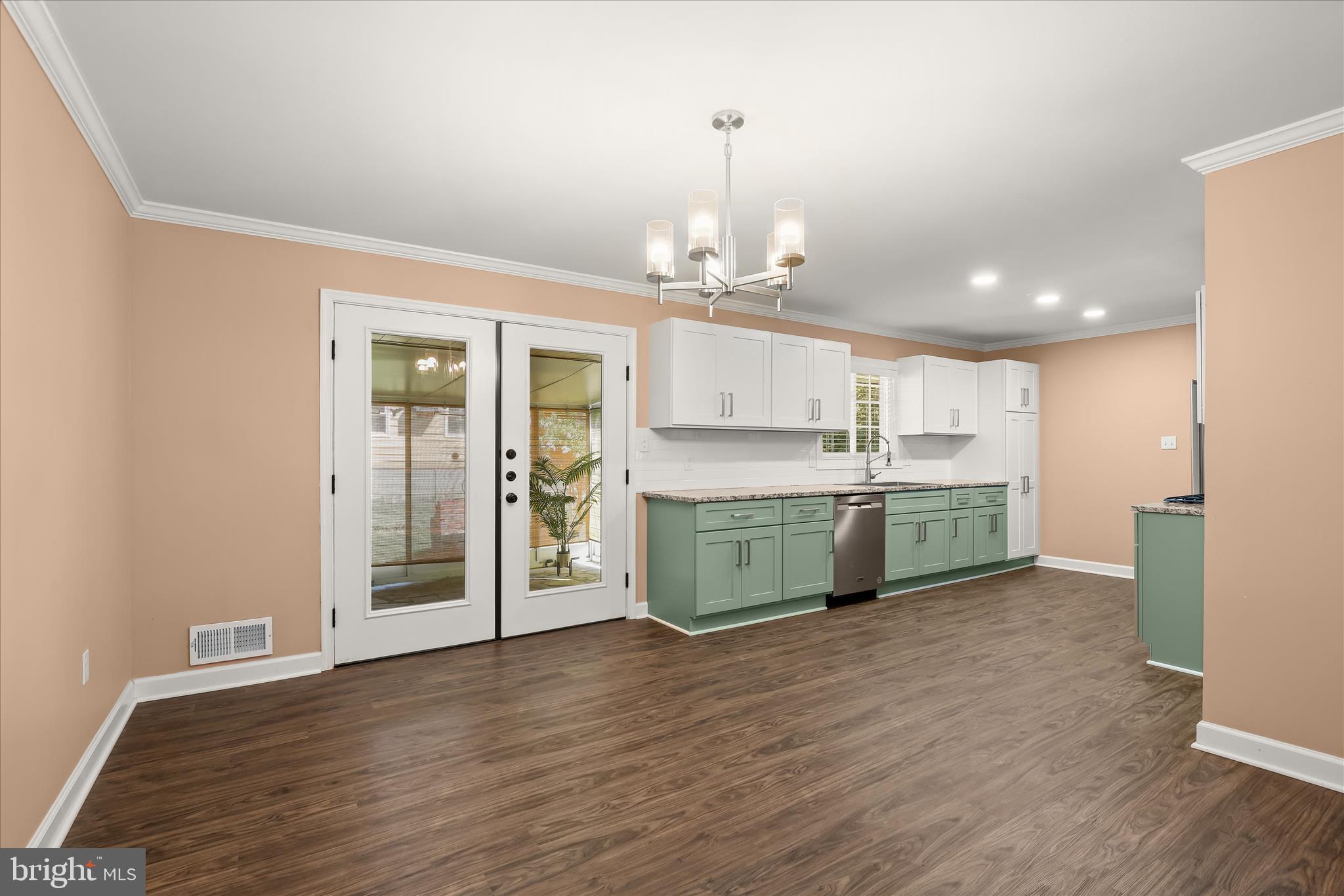 SUTER CIRCLE - Residential