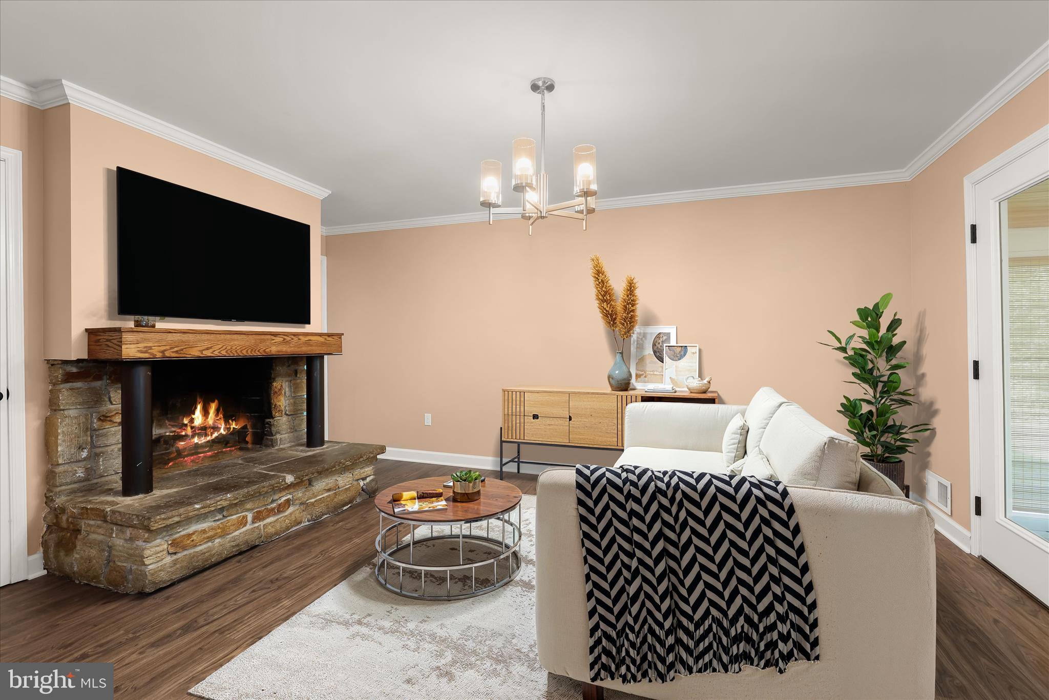 SUTER CIRCLE - Residential
