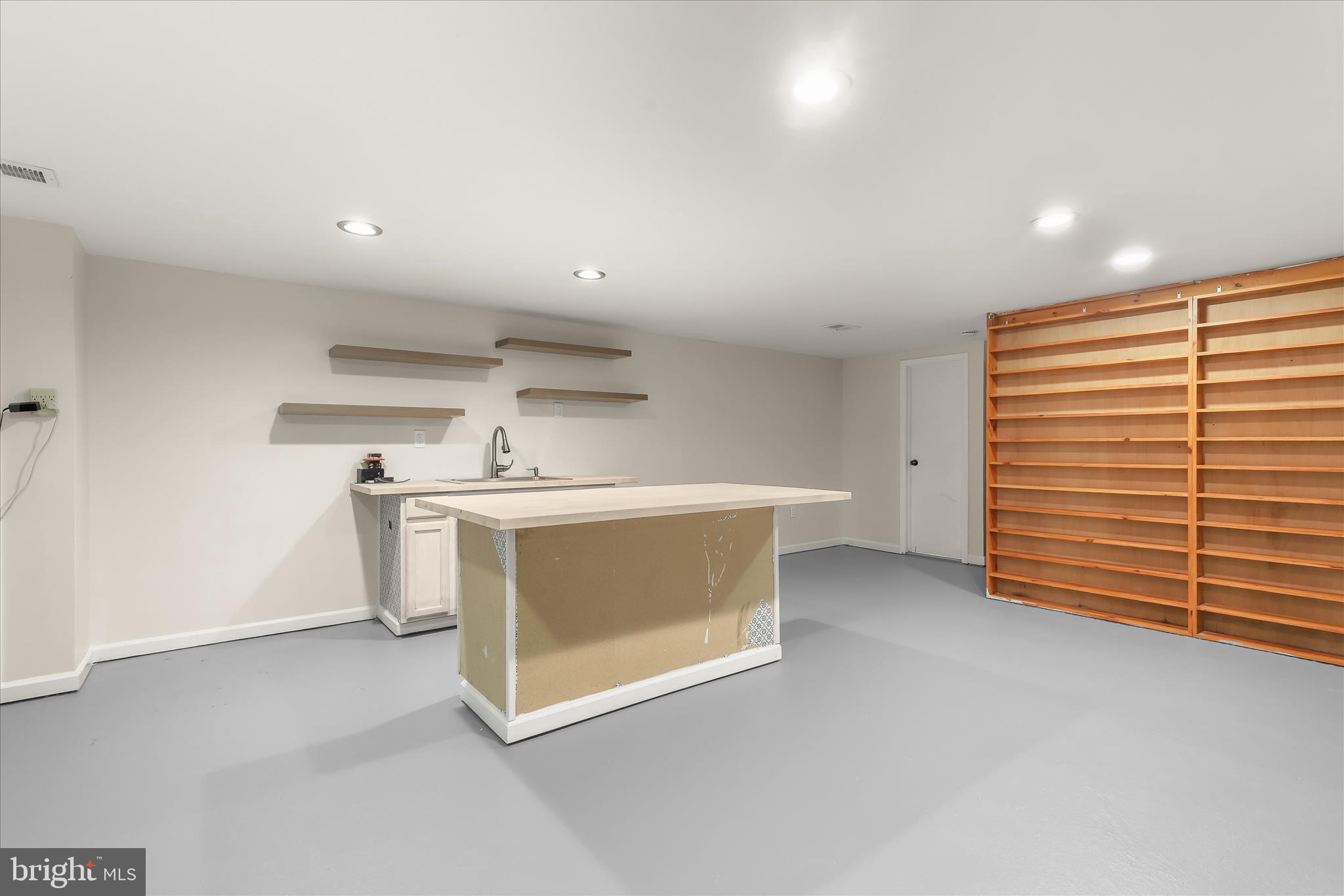 SUTER CIRCLE - Residential