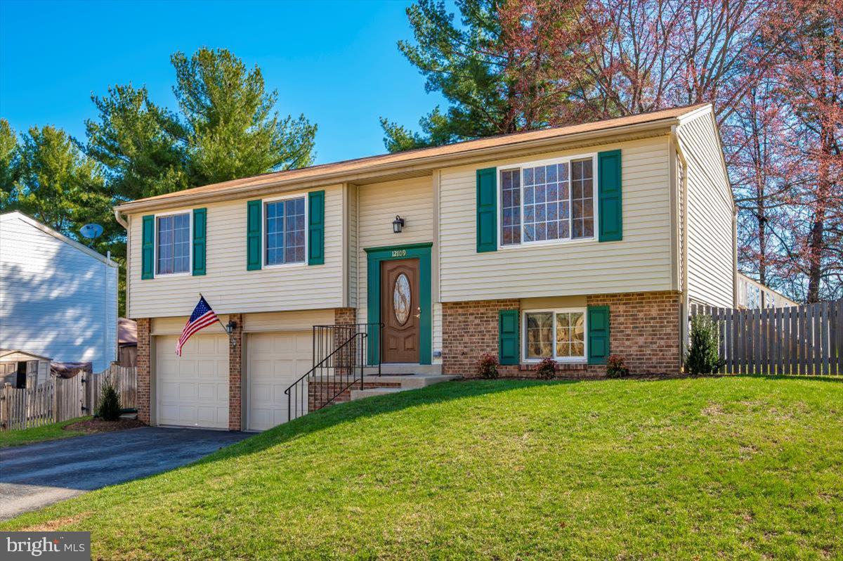 QUINCE ORCHARD MANOR - Residential