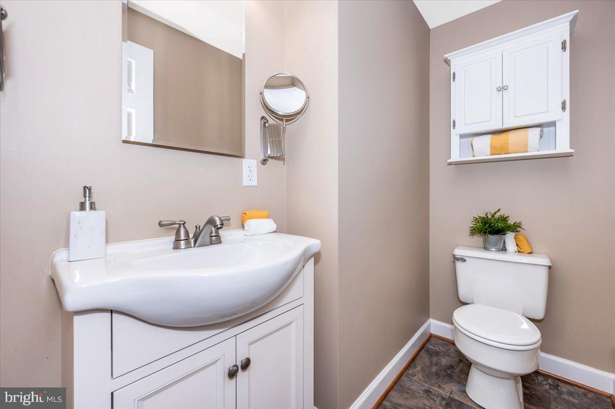 QUINCE ORCHARD MANOR - Residential
