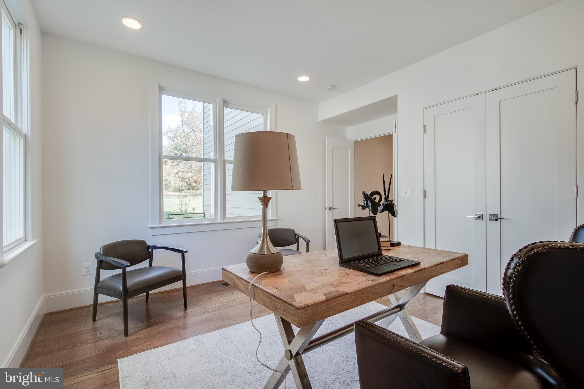 VIENNA WOODS - Residential