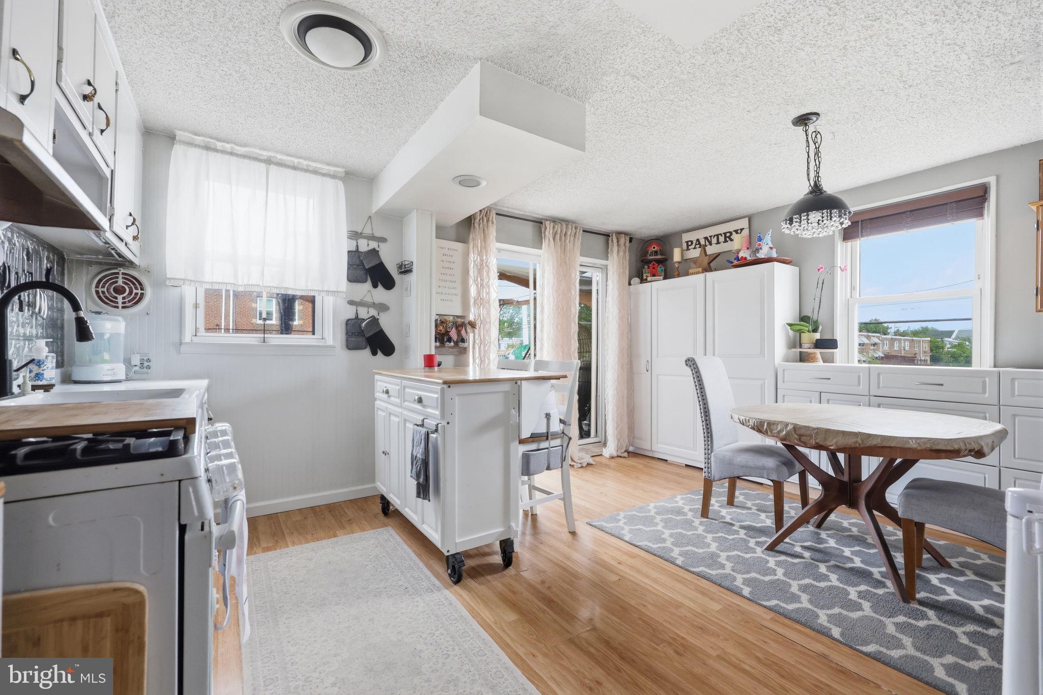 HOLMESBURG - Residential