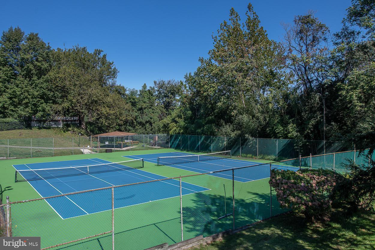 OAK HILL - Residential