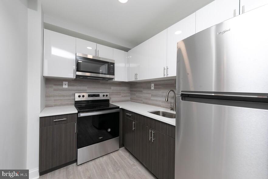 UNIVERSITY CITY - Residential Lease