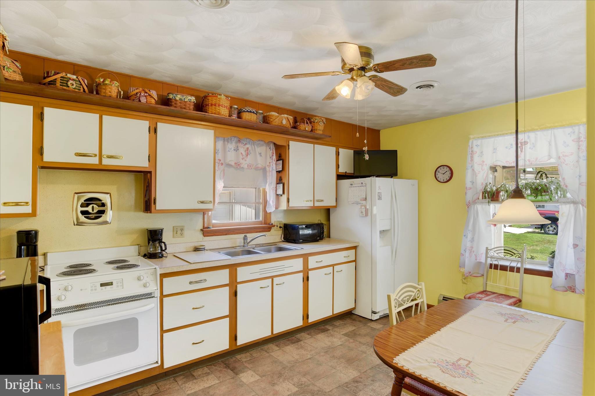 SOUTH LONDONDERRY - Residential