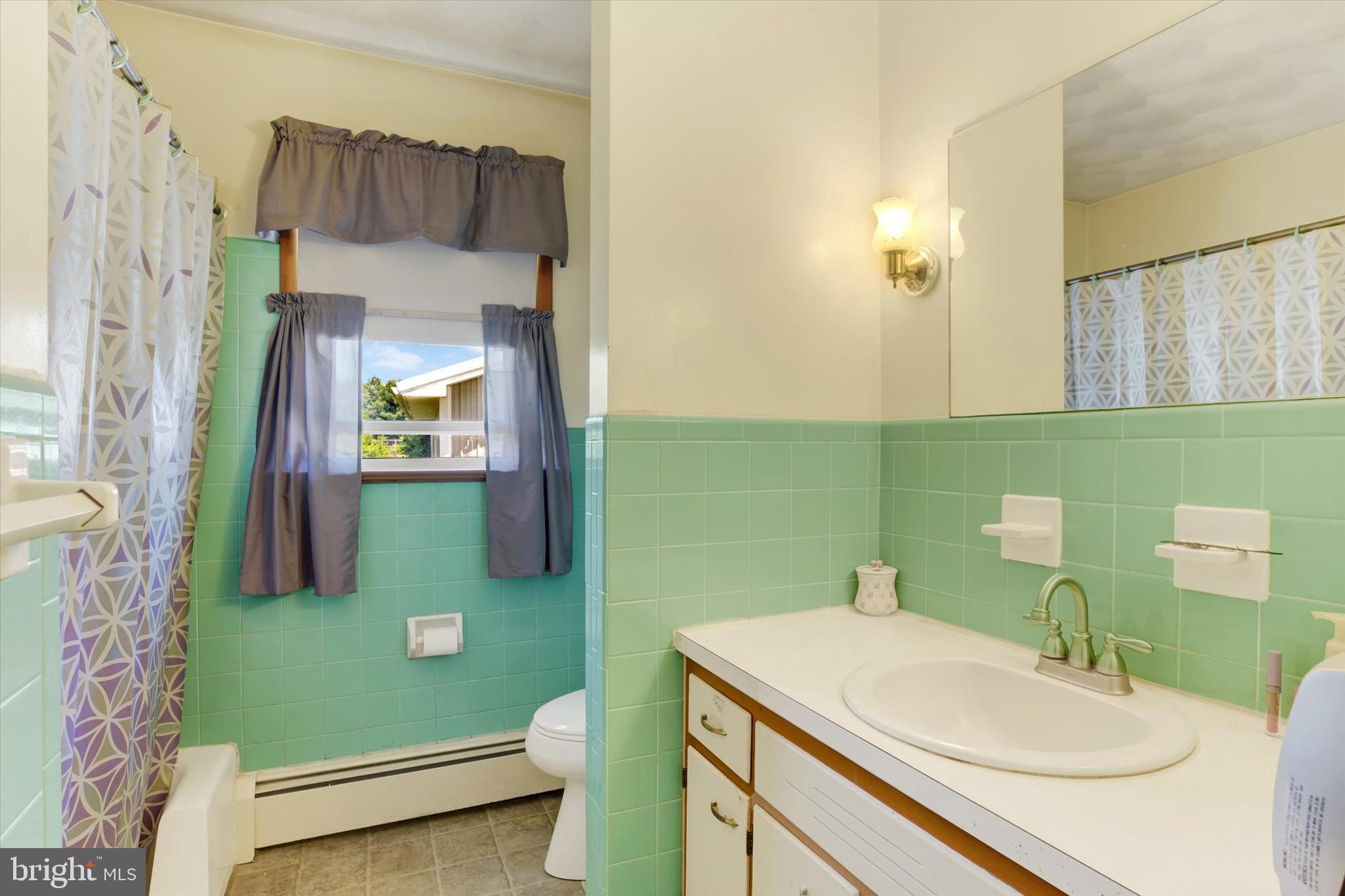 SOUTH LONDONDERRY - Residential