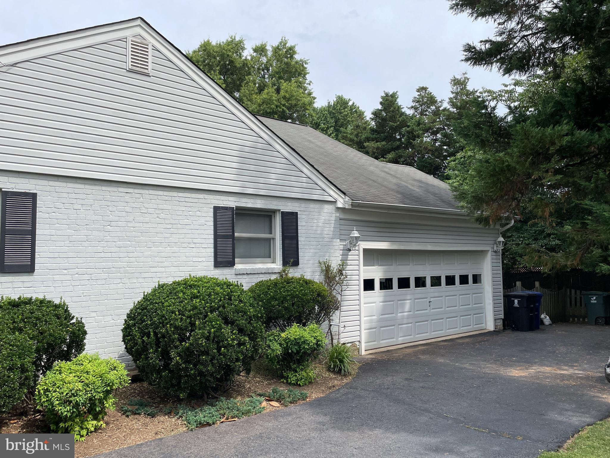 BERKSHIRE OAKWOOD - Residential