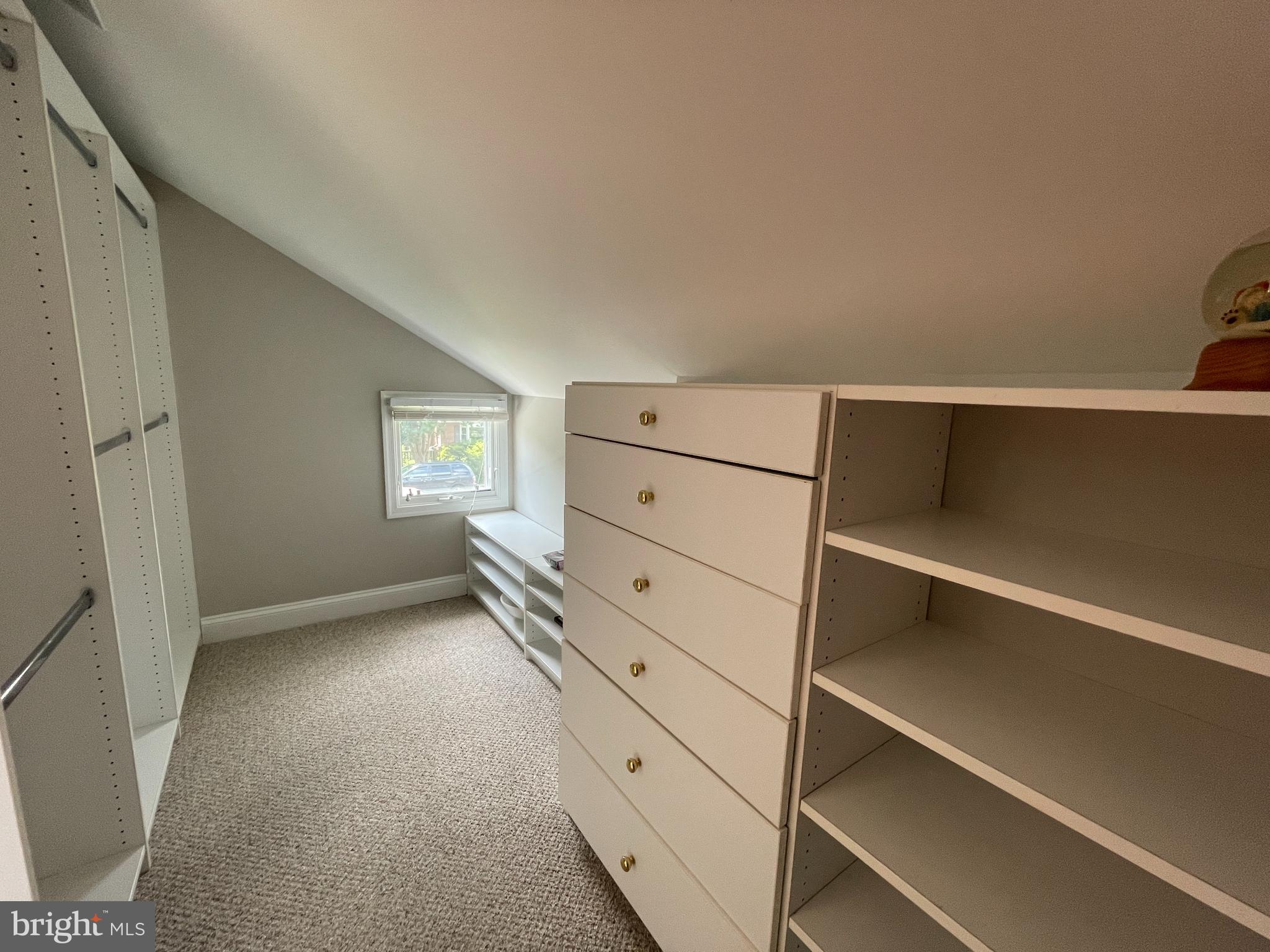 BERKSHIRE OAKWOOD - Residential