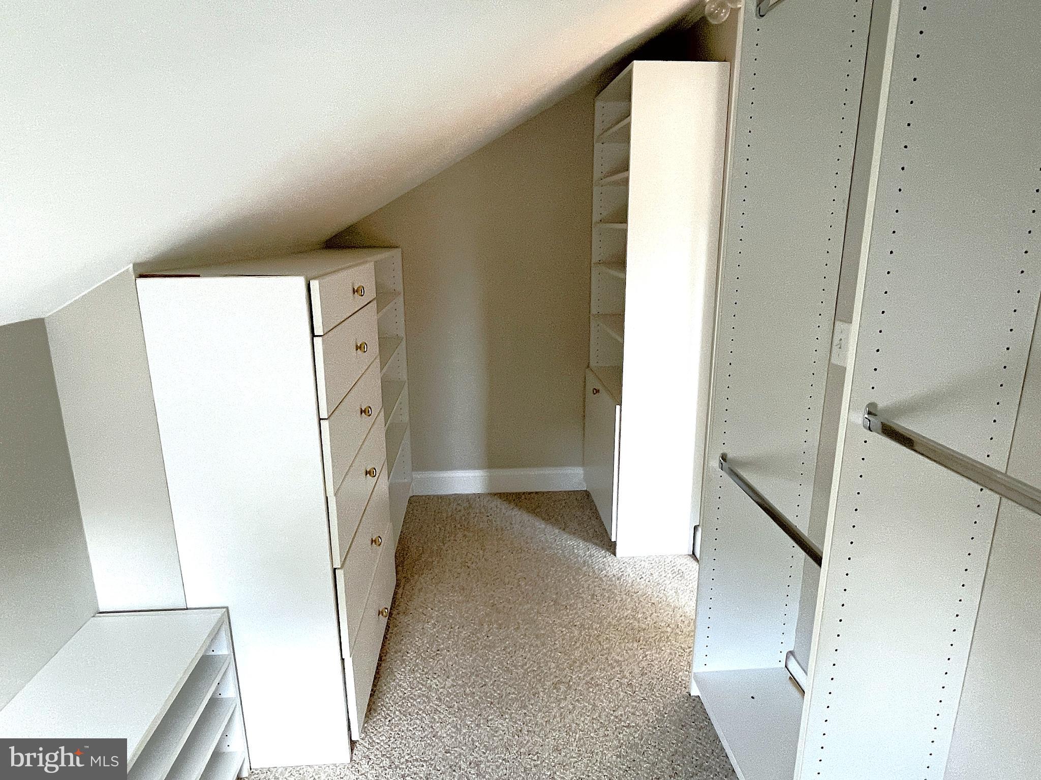 BERKSHIRE OAKWOOD - Residential