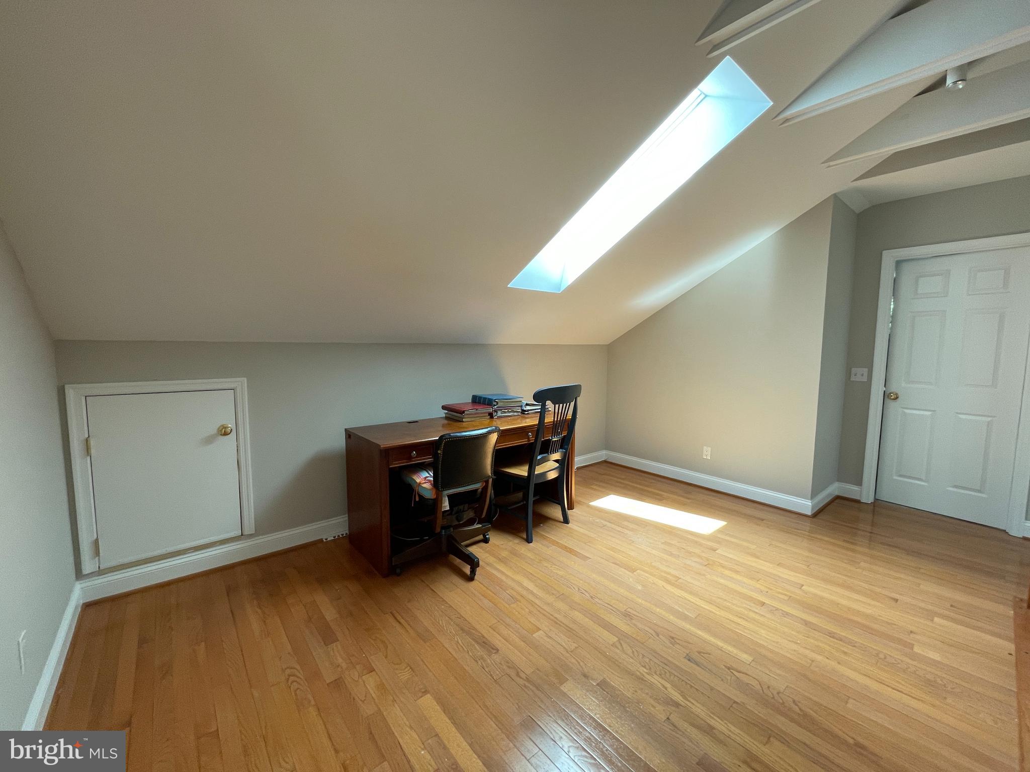 BERKSHIRE OAKWOOD - Residential