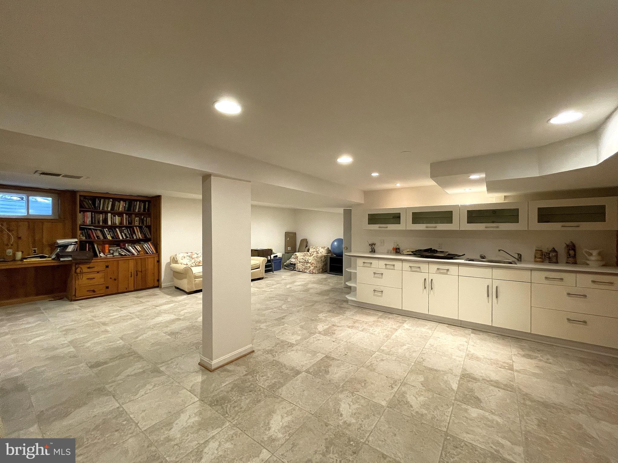 BERKSHIRE OAKWOOD - Residential