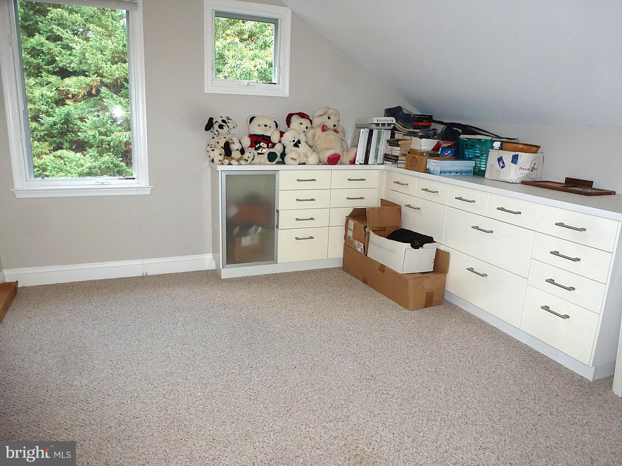 BERKSHIRE OAKWOOD - Residential