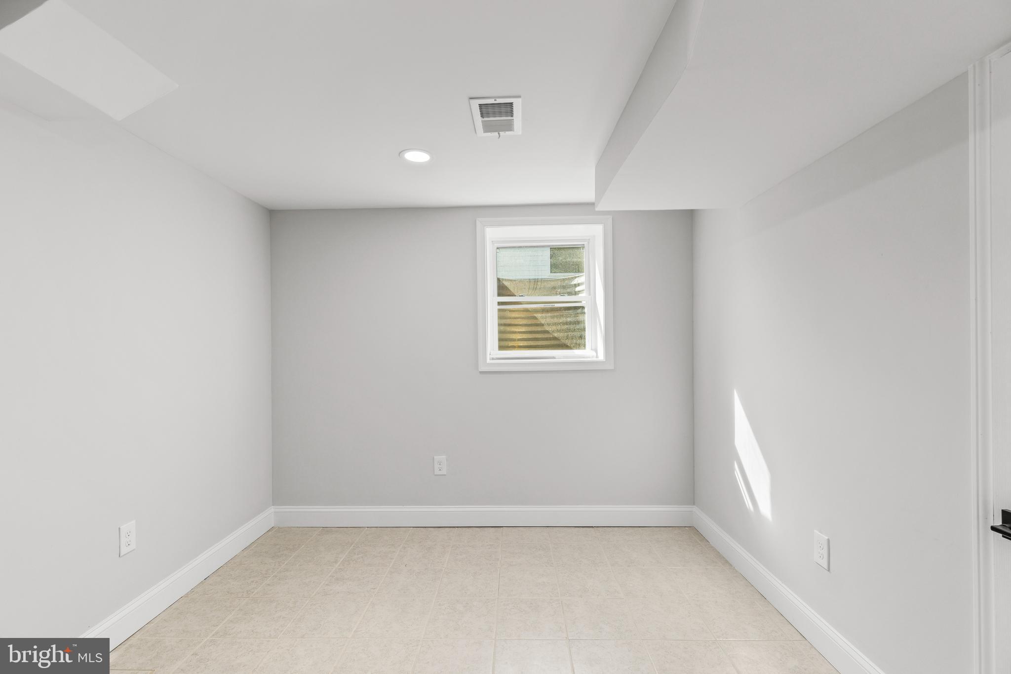 FALLS PARK - Residential Lease