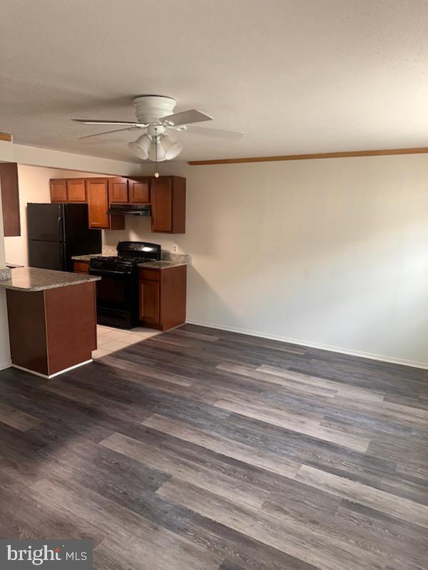 Welcome home to this charming and well maintained 4 bedroom 2 bathroom townhouse. It boasts 1174 square feet with recently renovated bathrooms and new laminate floors. The kitchen has also been updated with new appliances, cabinets and countertops. It has a moderate sized back yard with patio area and high fence. Conveniently located near major highways (495, trust 50 and 202), FedEx field, shopping malls and restaurants. Come and view this beauty today!