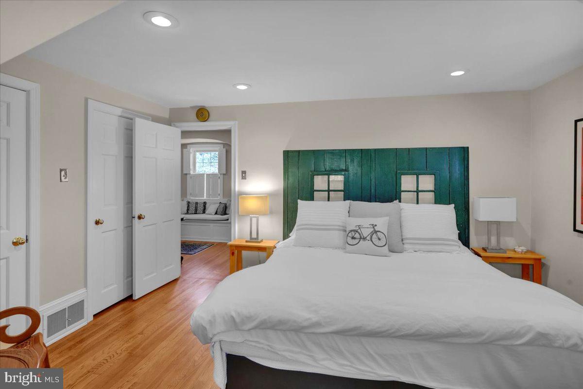SCHOOL LANE HILLS - Residential