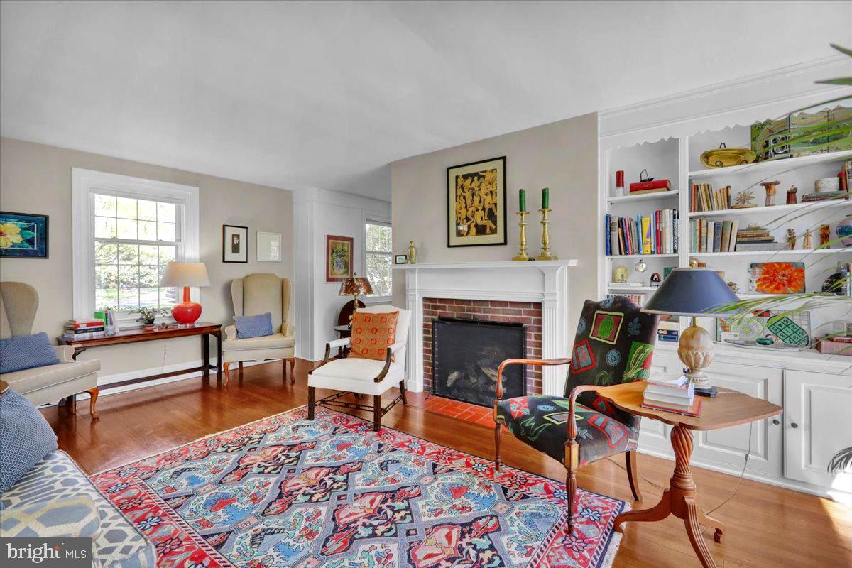 SCHOOL LANE HILLS - Residential