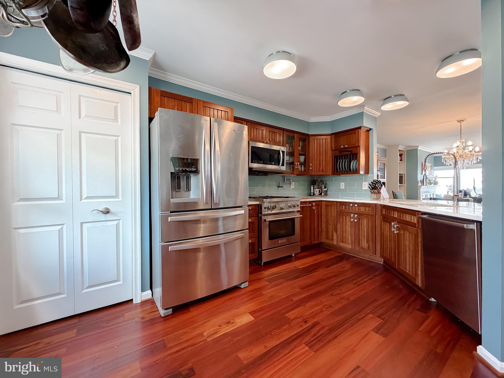 WINDWARD KEY - Residential