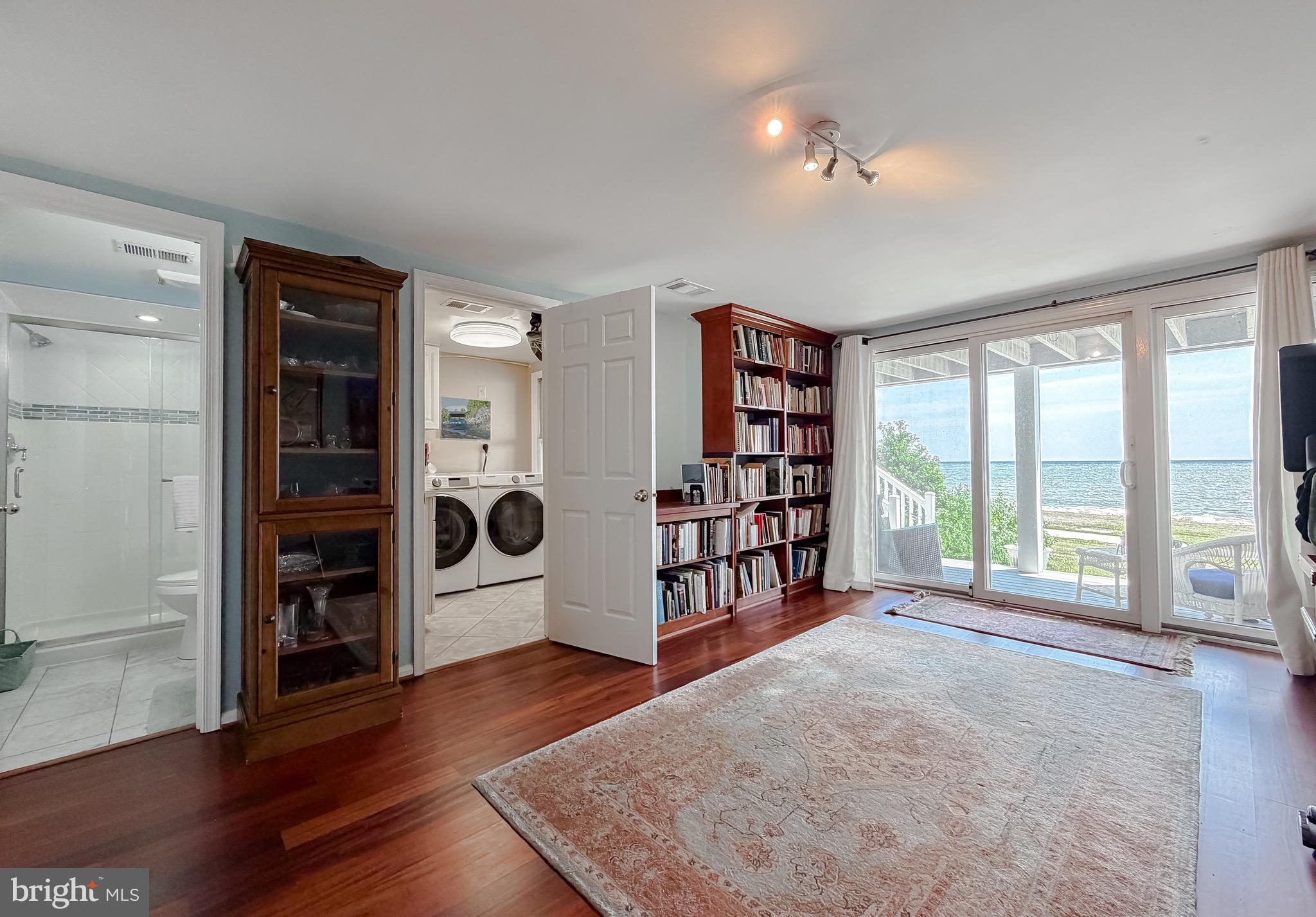 WINDWARD KEY - Residential