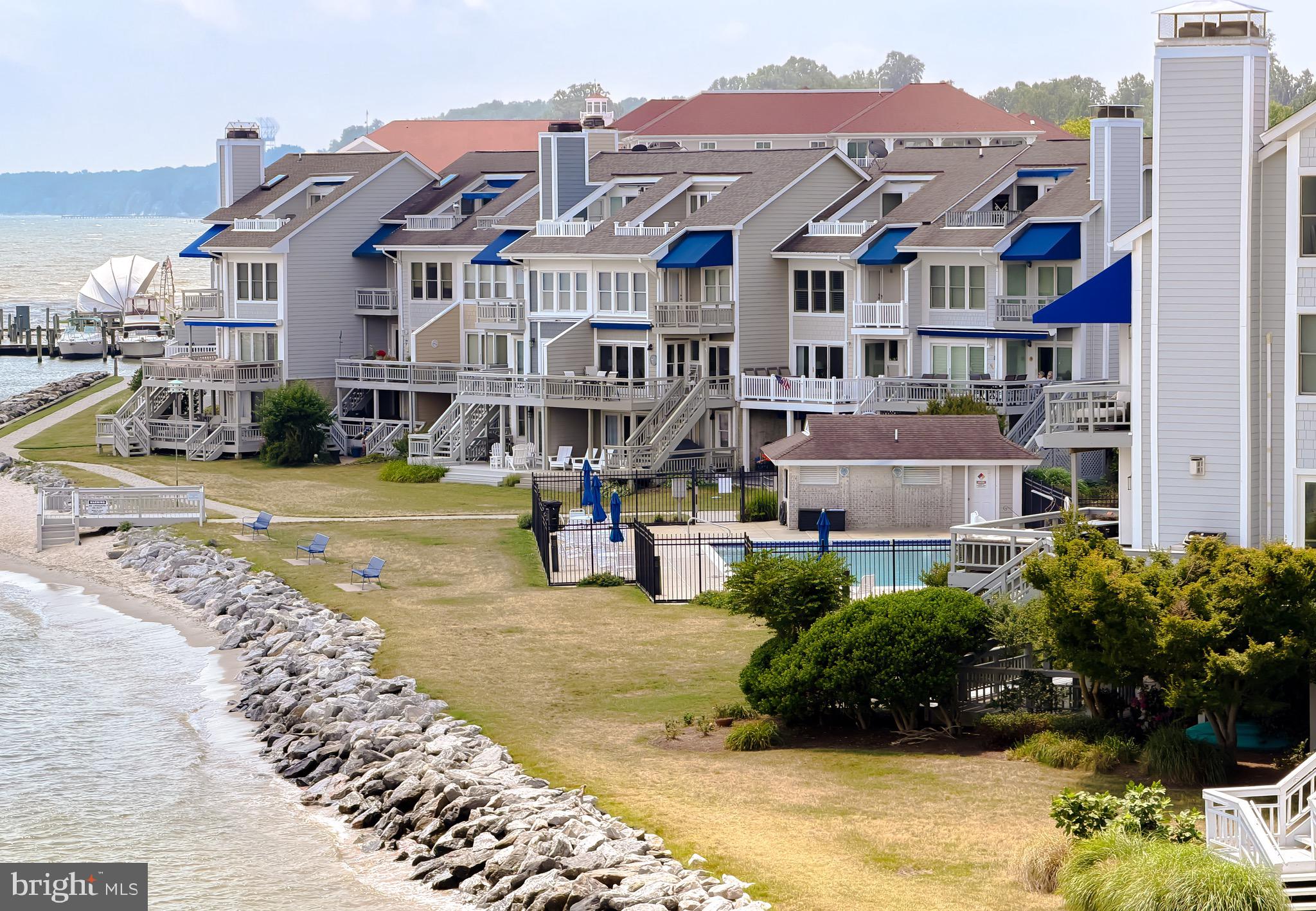WINDWARD KEY - Residential
