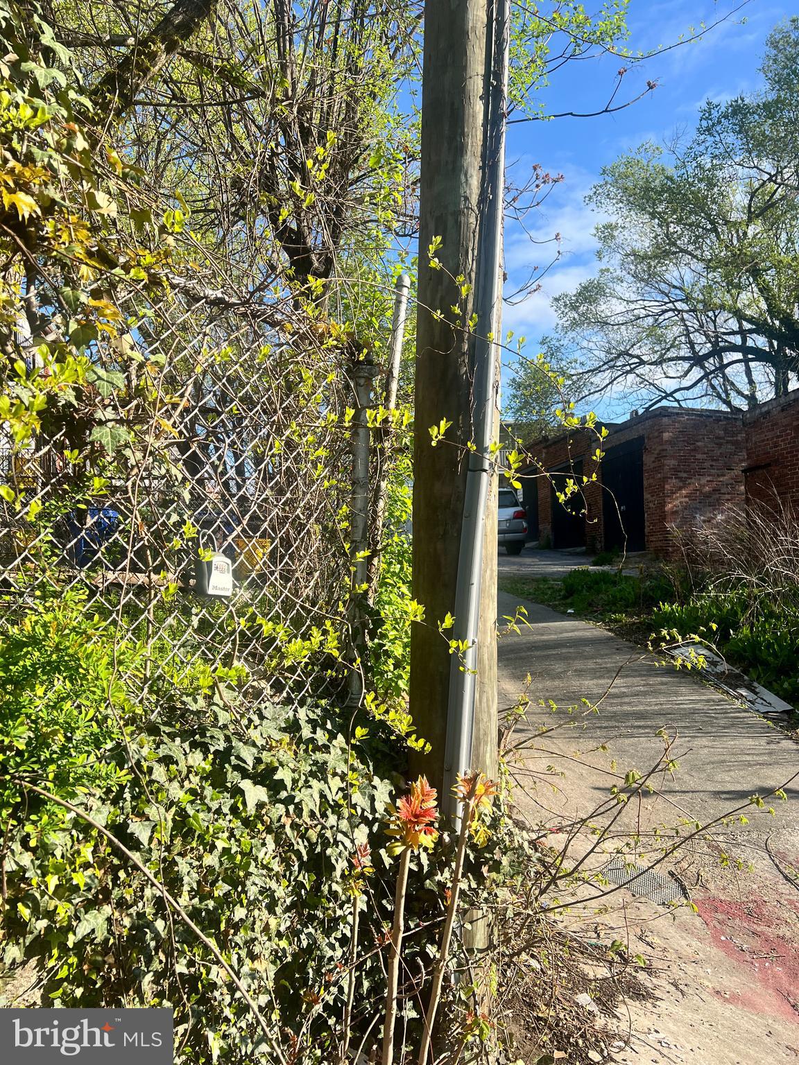 MONDAWMIN - Residential