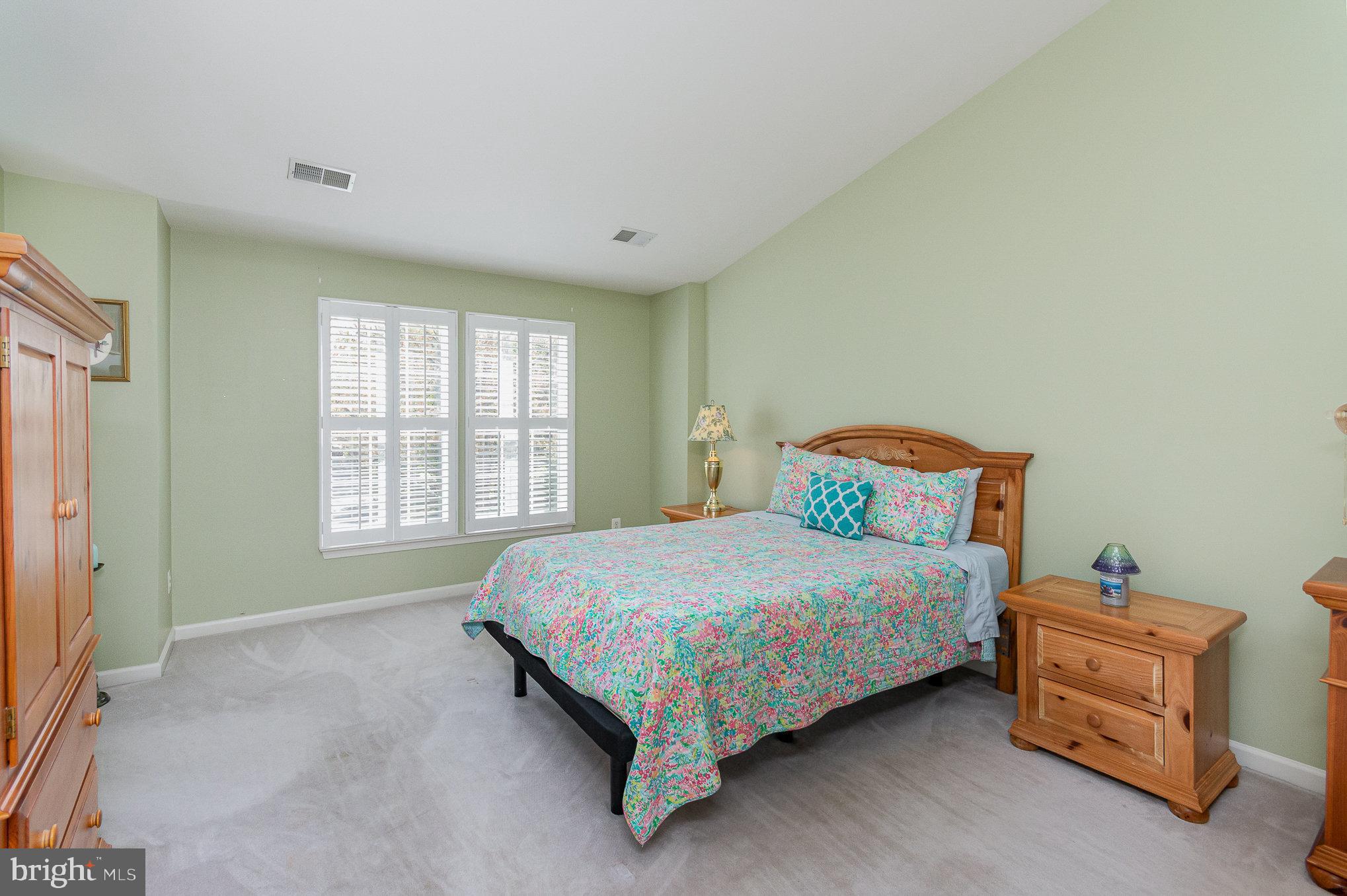 SOUTH RIDING - Residential