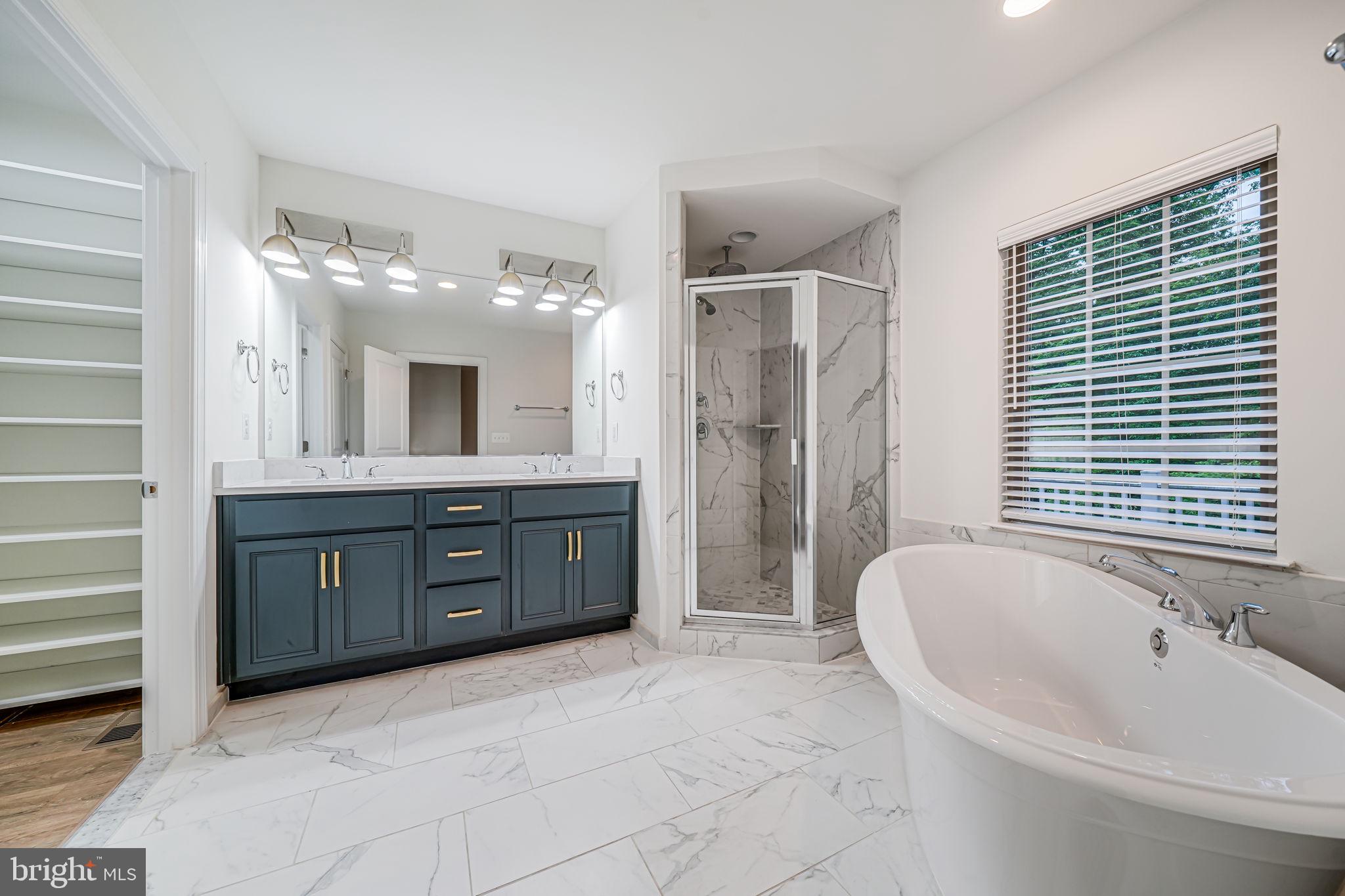 LAKE MANASSAS - Residential