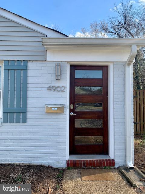 LOCUST HILL ESTATES - Residential Lease
