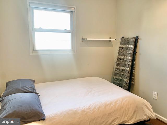 LOCUST HILL ESTATES - Residential Lease