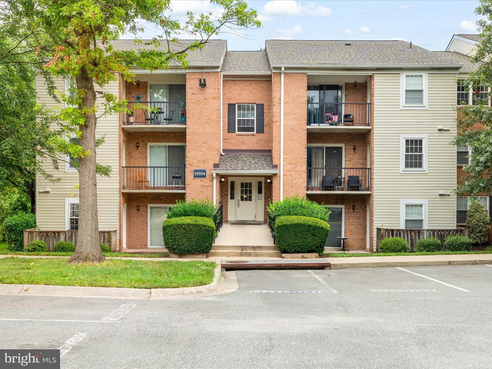 FLOWER HILL - Residential