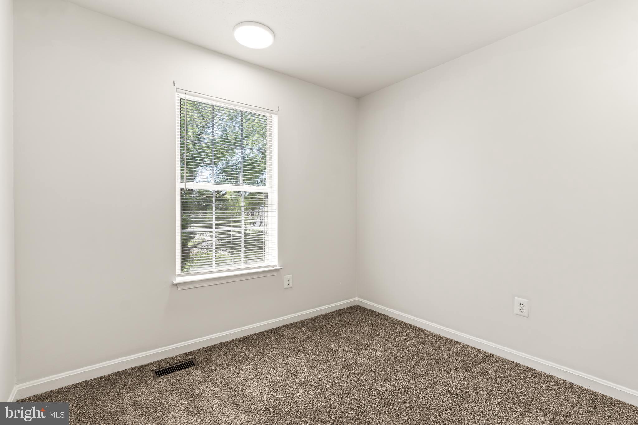 ROBINS GLENN - Residential