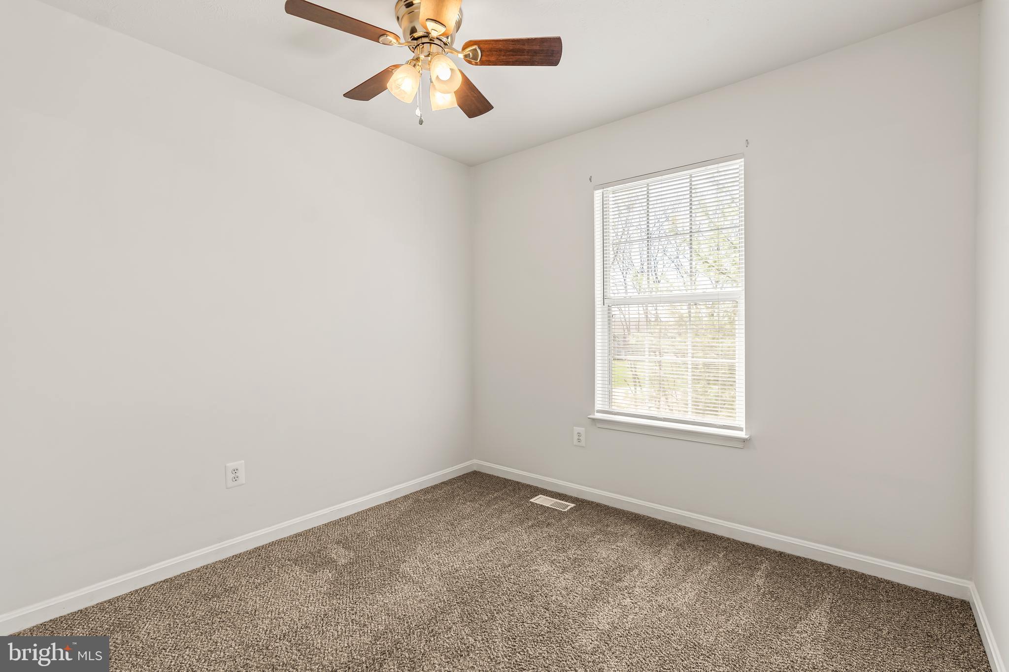 ROBINS GLENN - Residential