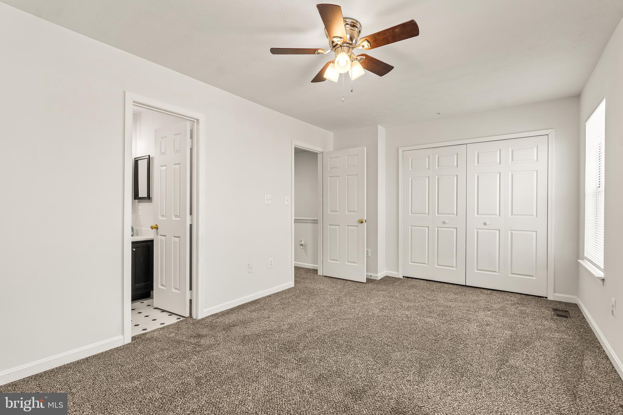 ROBINS GLENN - Residential