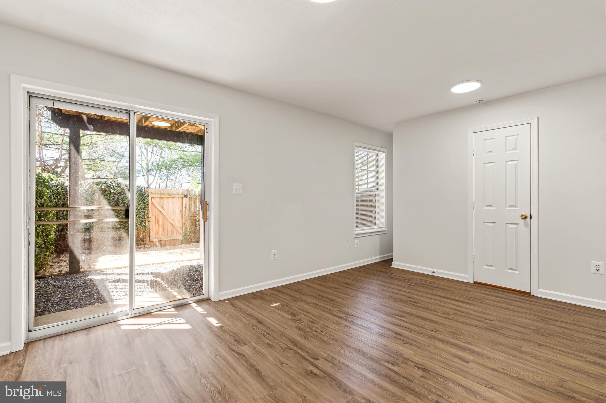 ROBINS GLENN - Residential