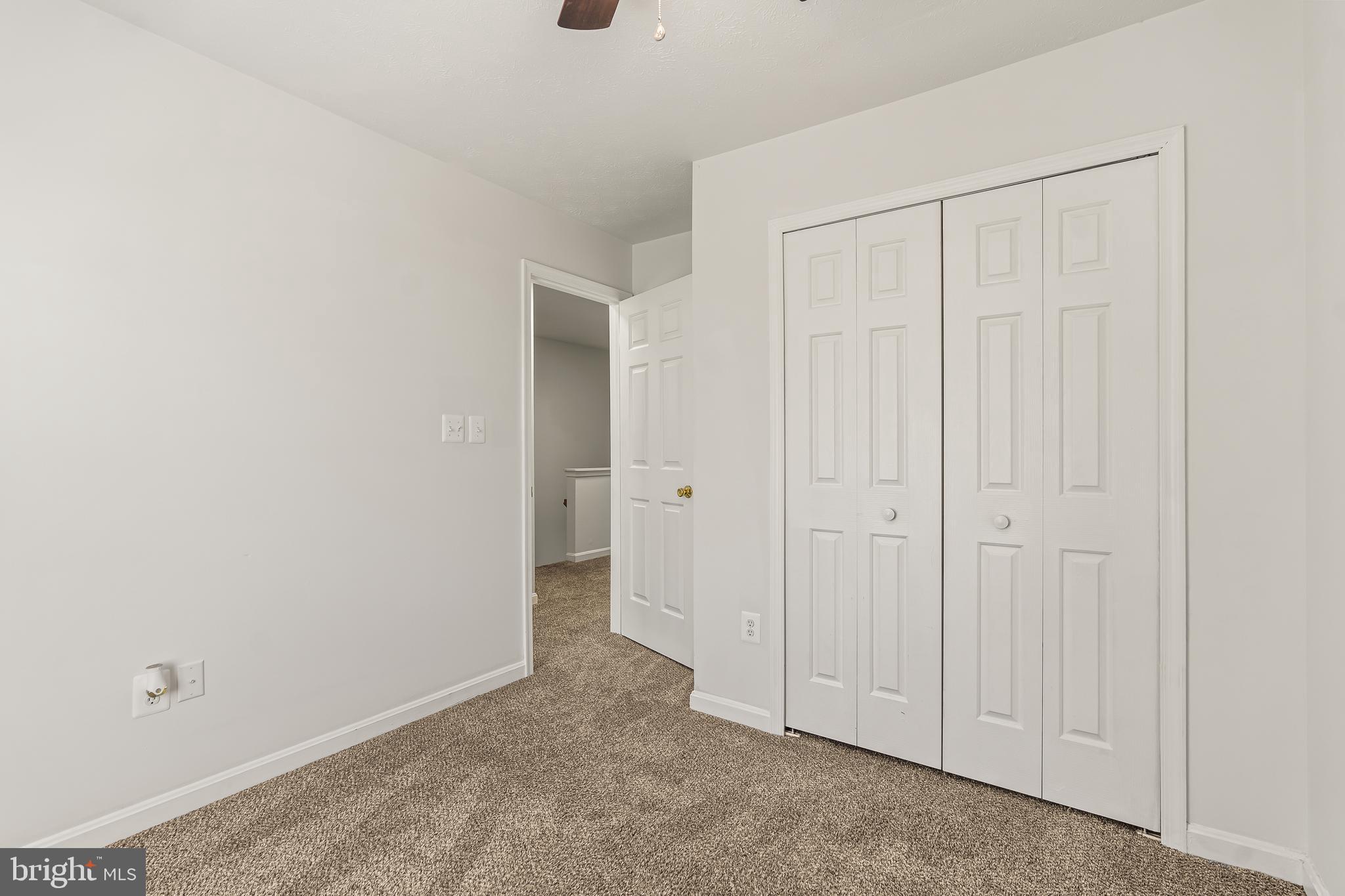 ROBINS GLENN - Residential