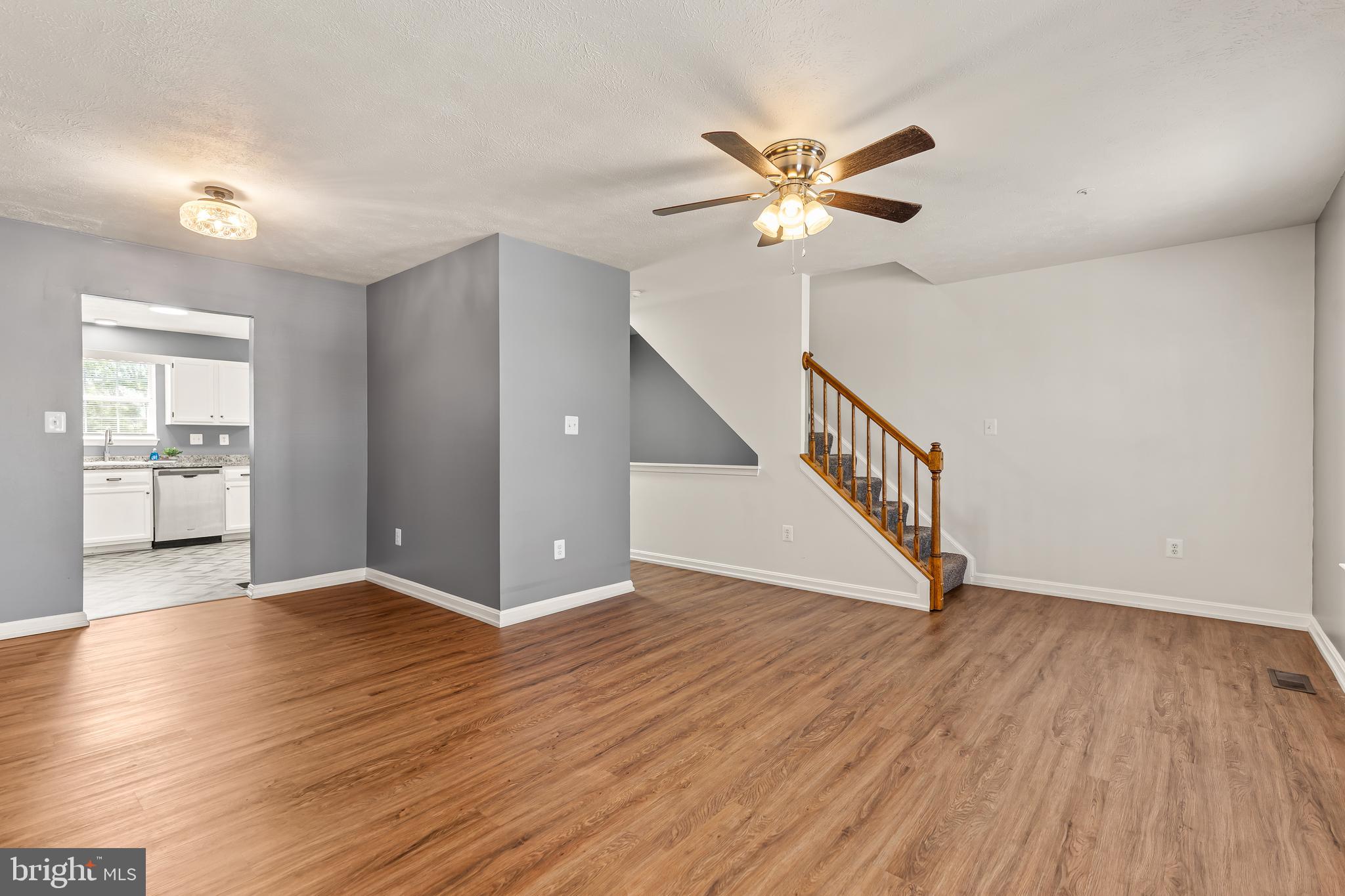 ROBINS GLENN - Residential
