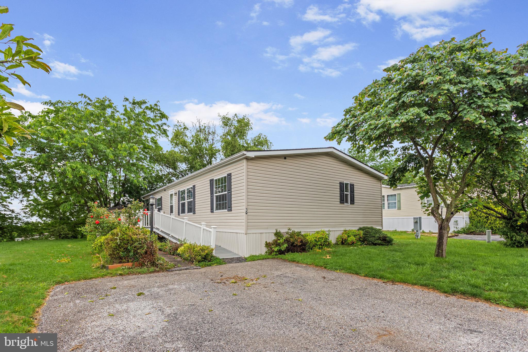 EAGLE VIEW MOBILE HOME PK - Residential