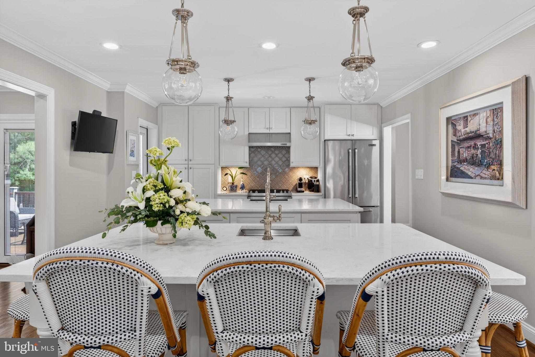 COUNTRY CLUB HILLS - Residential