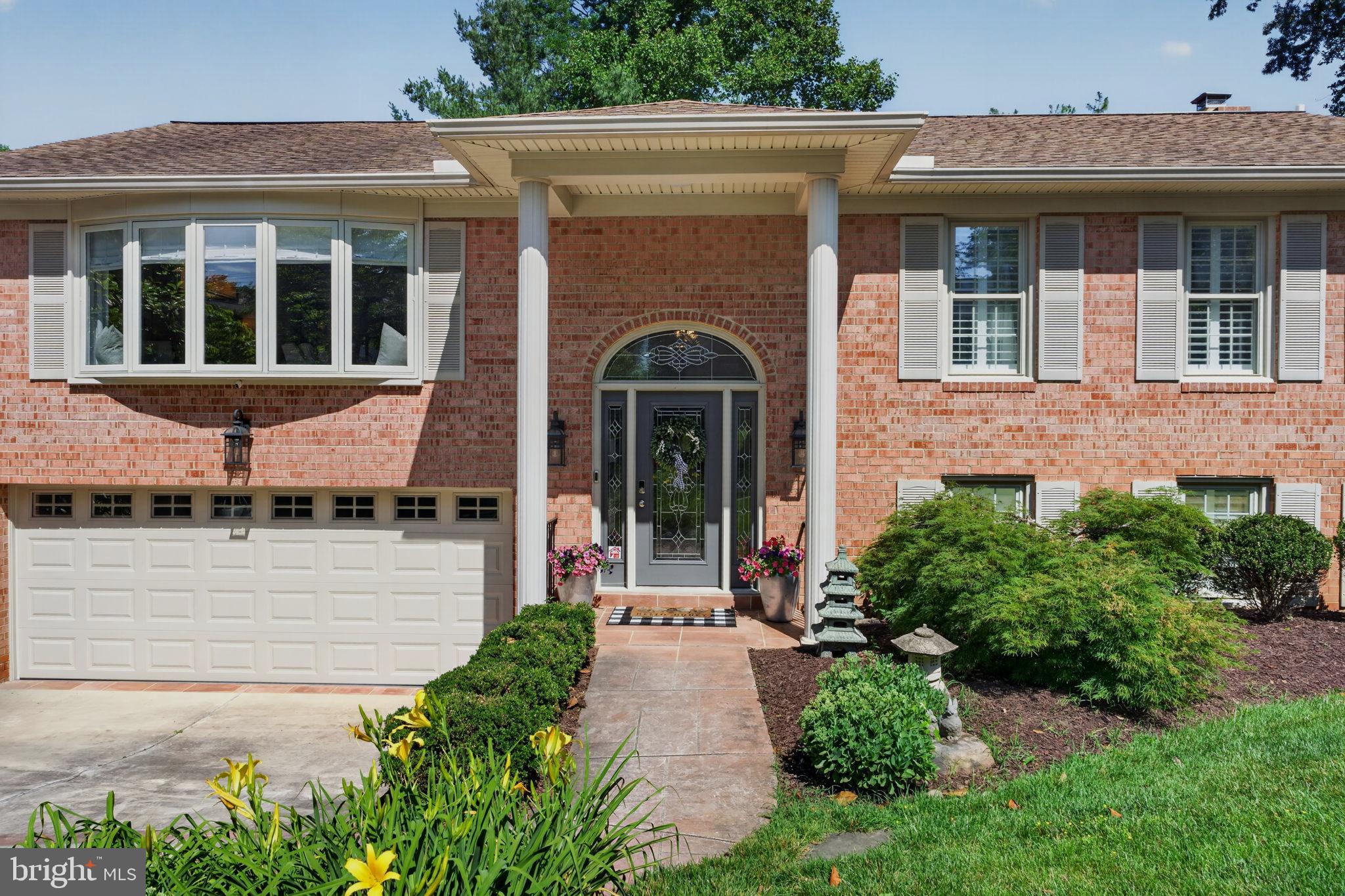 COUNTRY CLUB HILLS - Residential