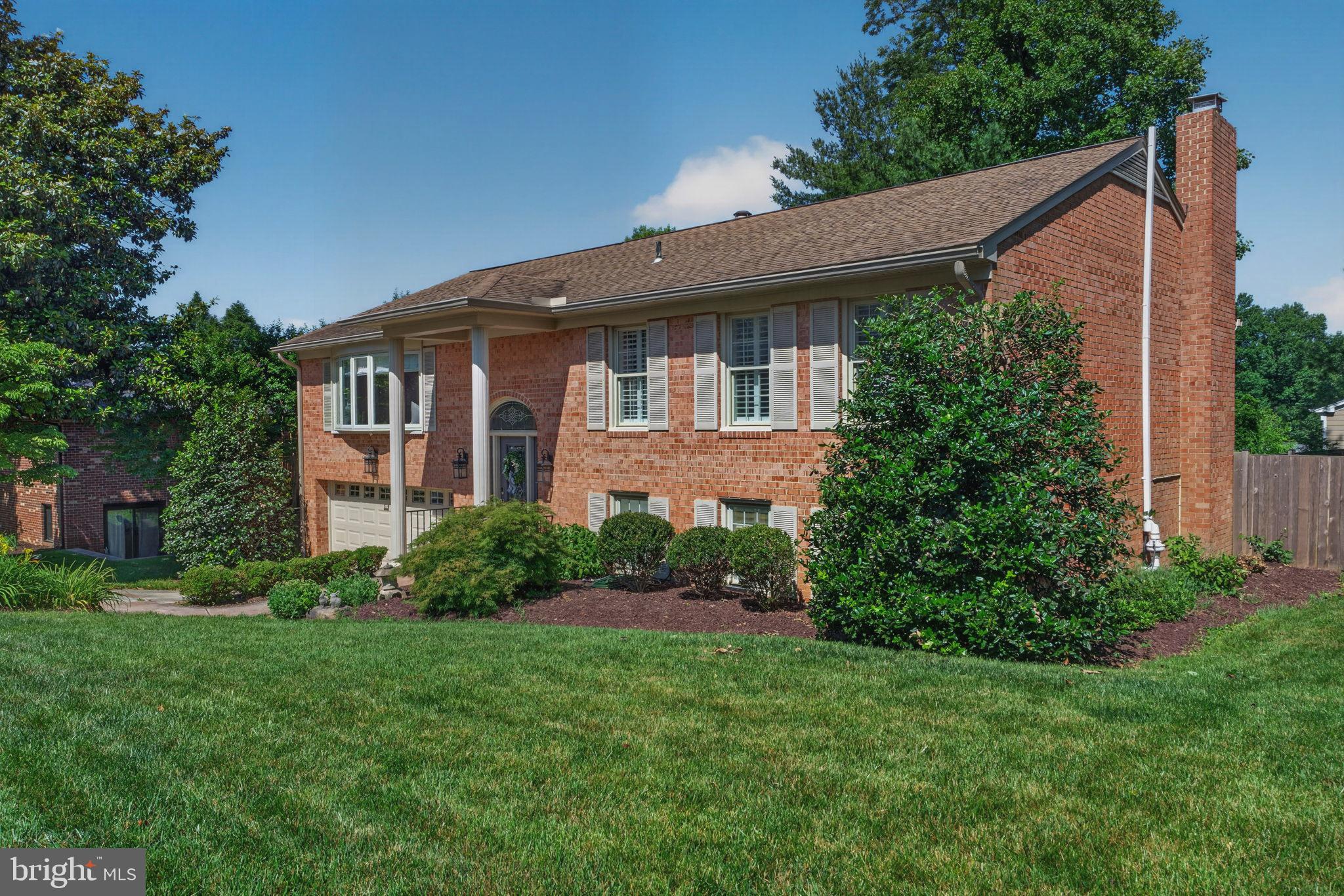 COUNTRY CLUB HILLS - Residential